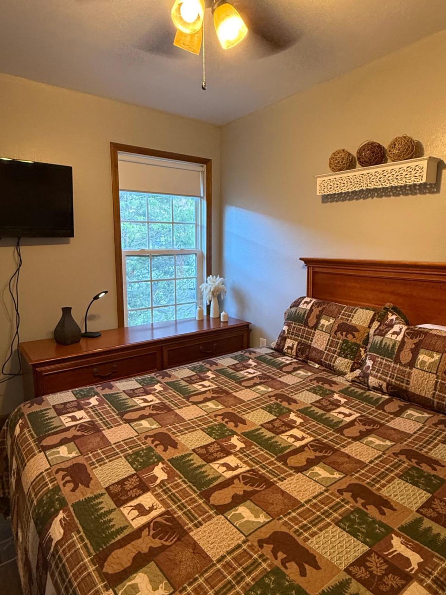 Qualla Cabins And Motel Cherokee Near Casino Whittier Екстериор снимка