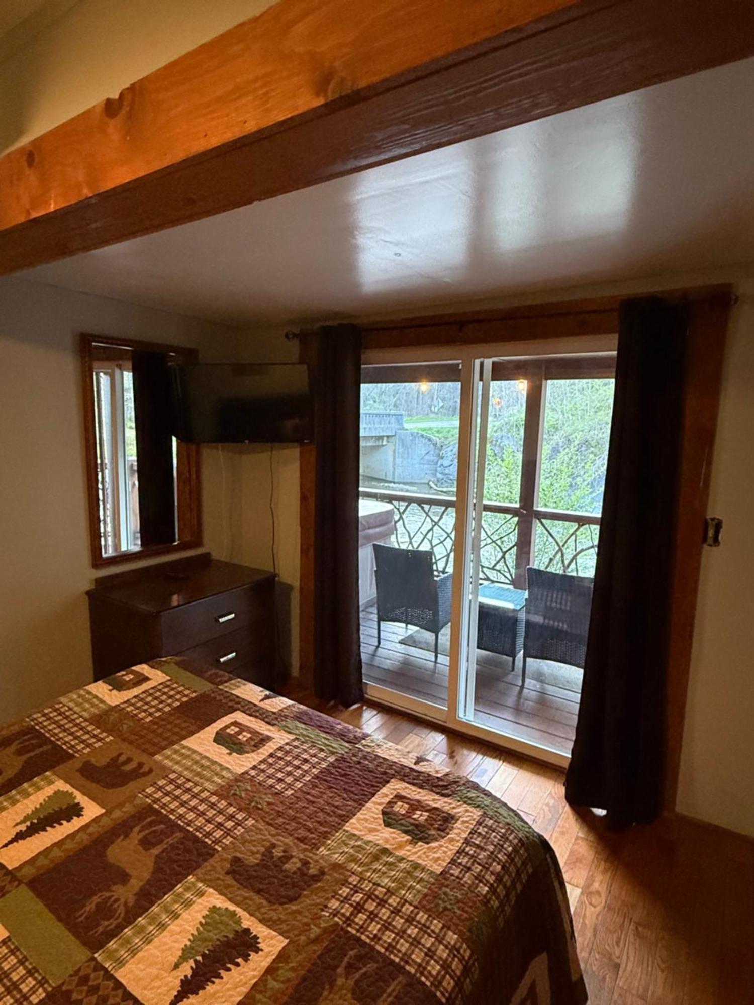 Qualla Cabins And Motel Cherokee Near Casino Whittier Екстериор снимка