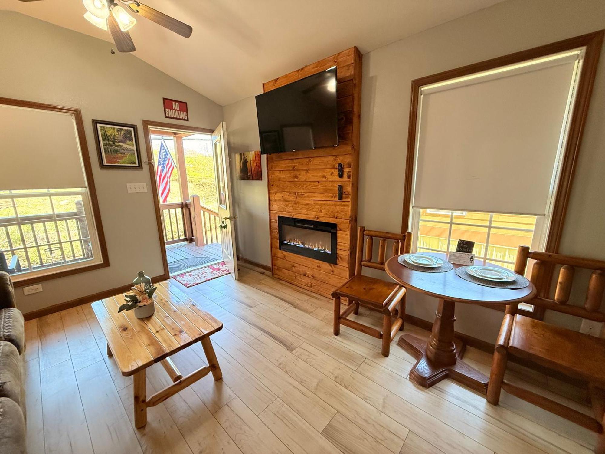 Qualla Cabins And Motel Cherokee Near Casino Whittier Екстериор снимка