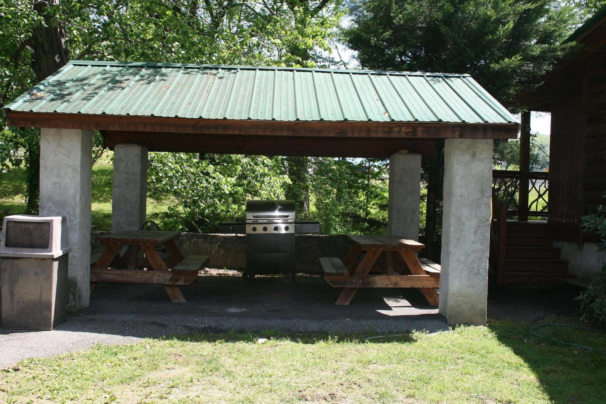 Qualla Cabins And Motel Cherokee Near Casino Whittier Екстериор снимка
