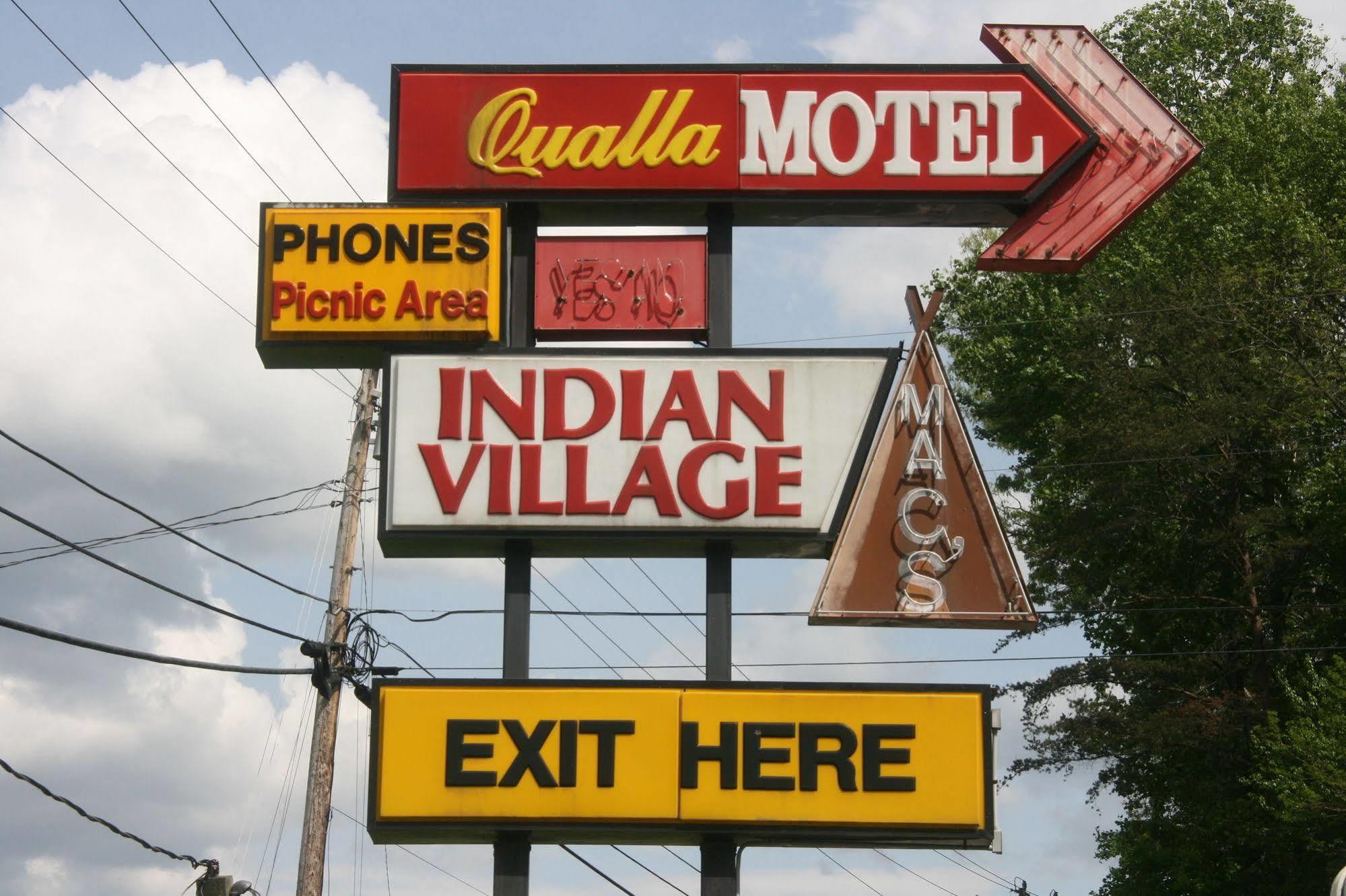 Qualla Cabins And Motel Cherokee Near Casino Whittier Екстериор снимка
