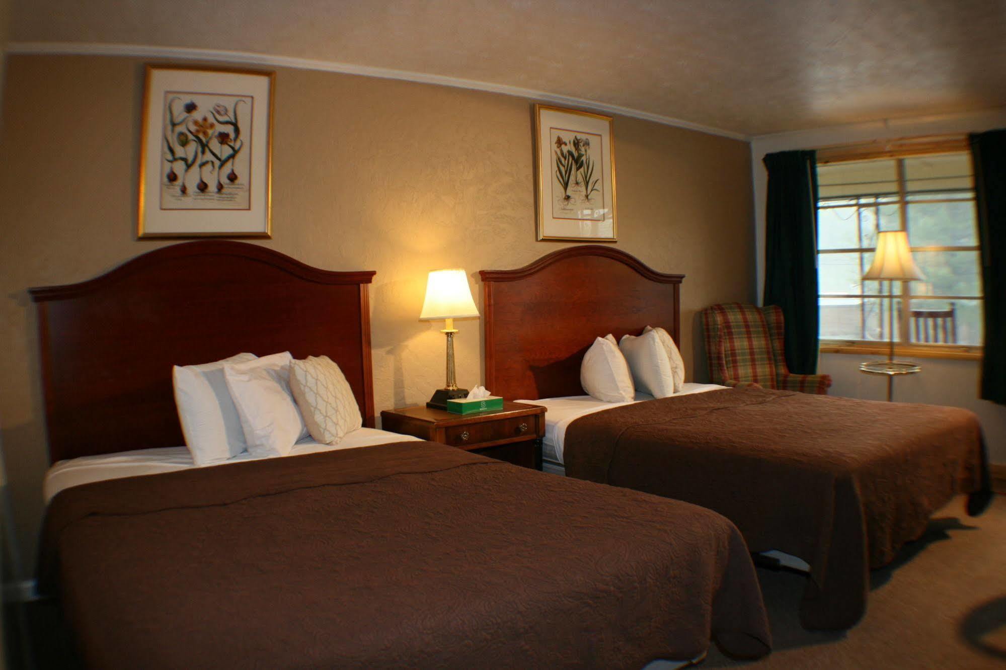 Qualla Cabins And Motel Cherokee Near Casino Whittier Екстериор снимка